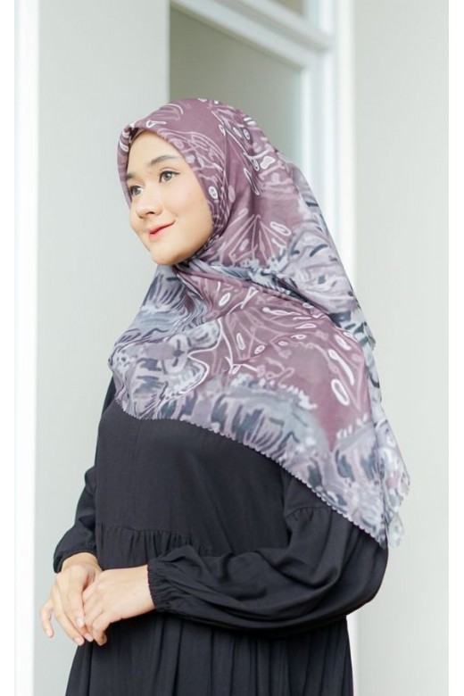 Hijab Segi 4 Monarch Butterfly Rose Dust